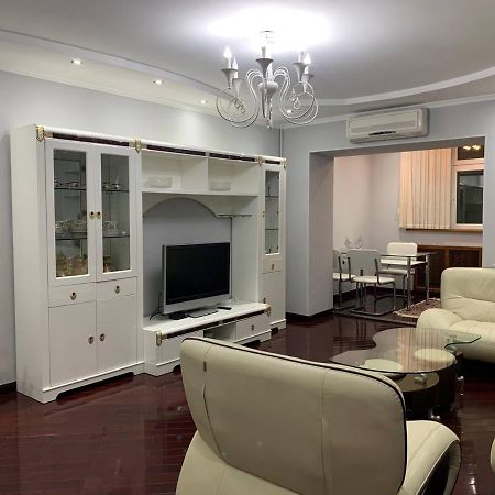 Beautiful Apartments In The Heart Of The City ทาชเคนต์ ภายนอก รูปภาพ