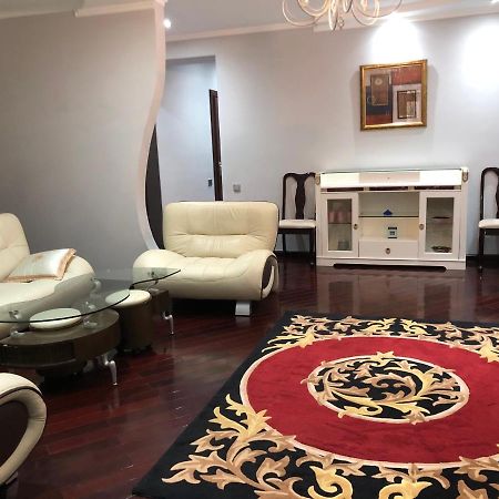 Beautiful Apartments In The Heart Of The City ทาชเคนต์ ภายนอก รูปภาพ
