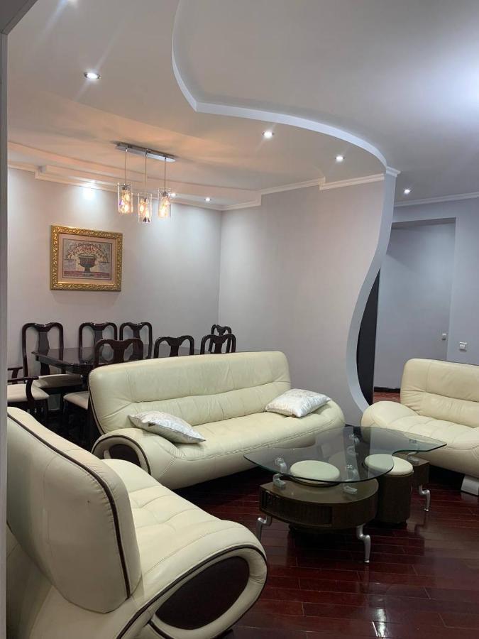 Beautiful Apartments In The Heart Of The City ทาชเคนต์ ภายนอก รูปภาพ
