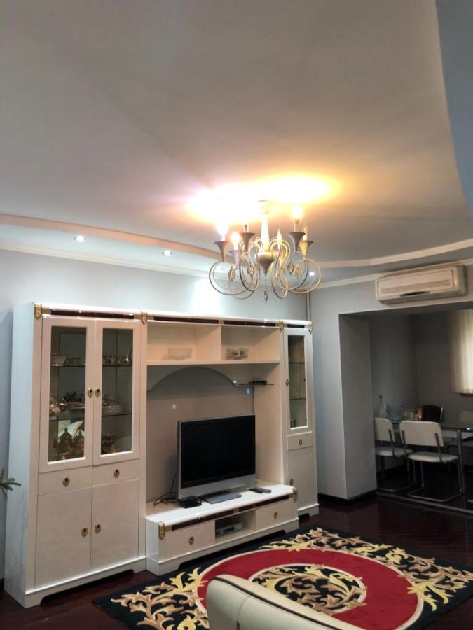 Beautiful Apartments In The Heart Of The City ทาชเคนต์ ภายนอก รูปภาพ